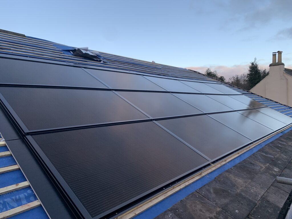 Photo inspiration: Picture Idea: Hybrid On Grid Off Grid In Roof Solar System Yorkshire