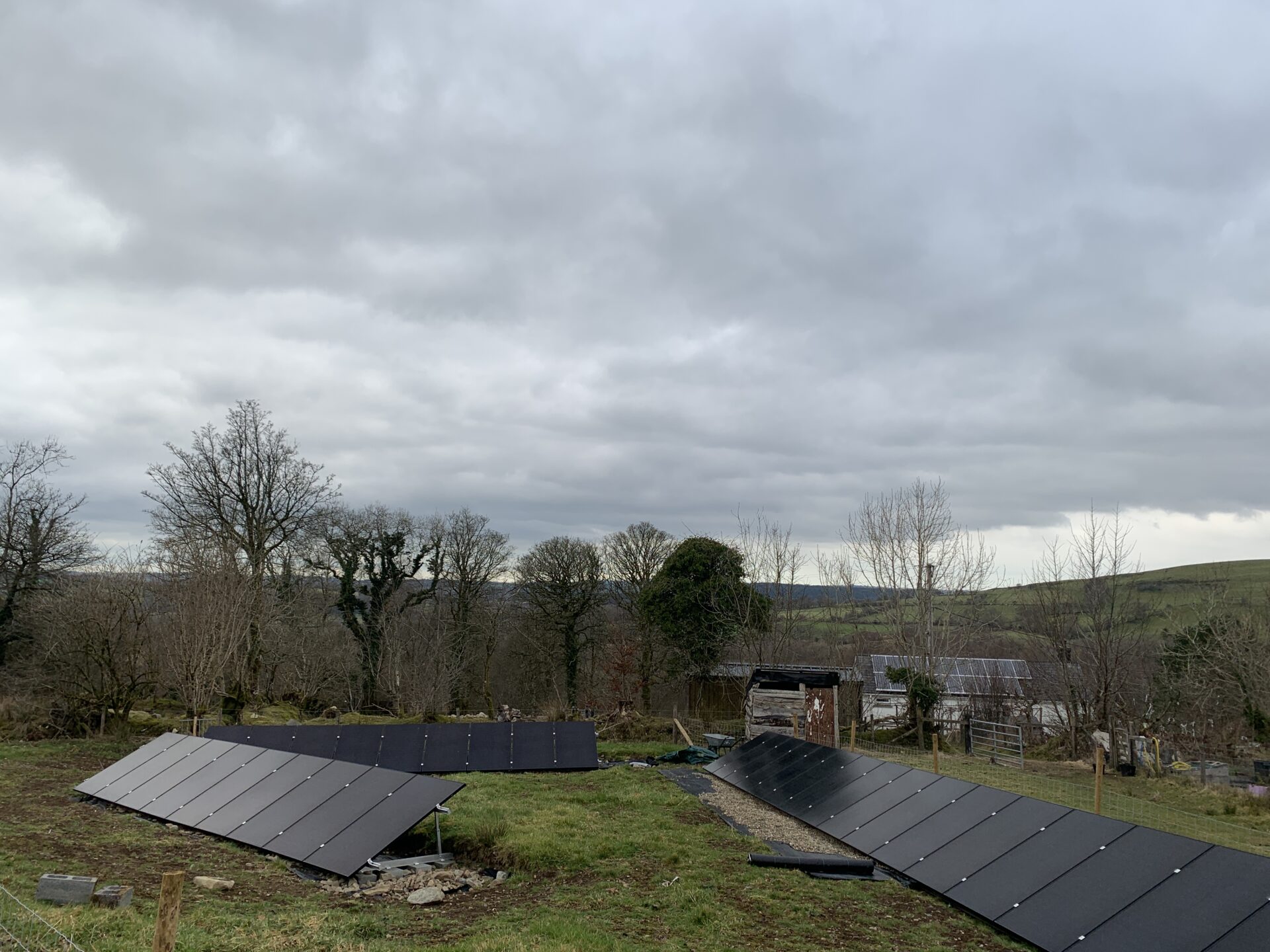 Off grid hybrid house solar system with EV charging and wind turbine in ...